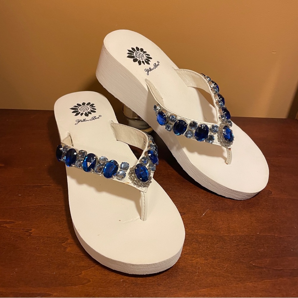 Yellow Box Foam Platform Sandals, size 6.5